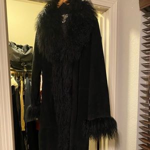 black long jacket with fluffy sleeves and collar